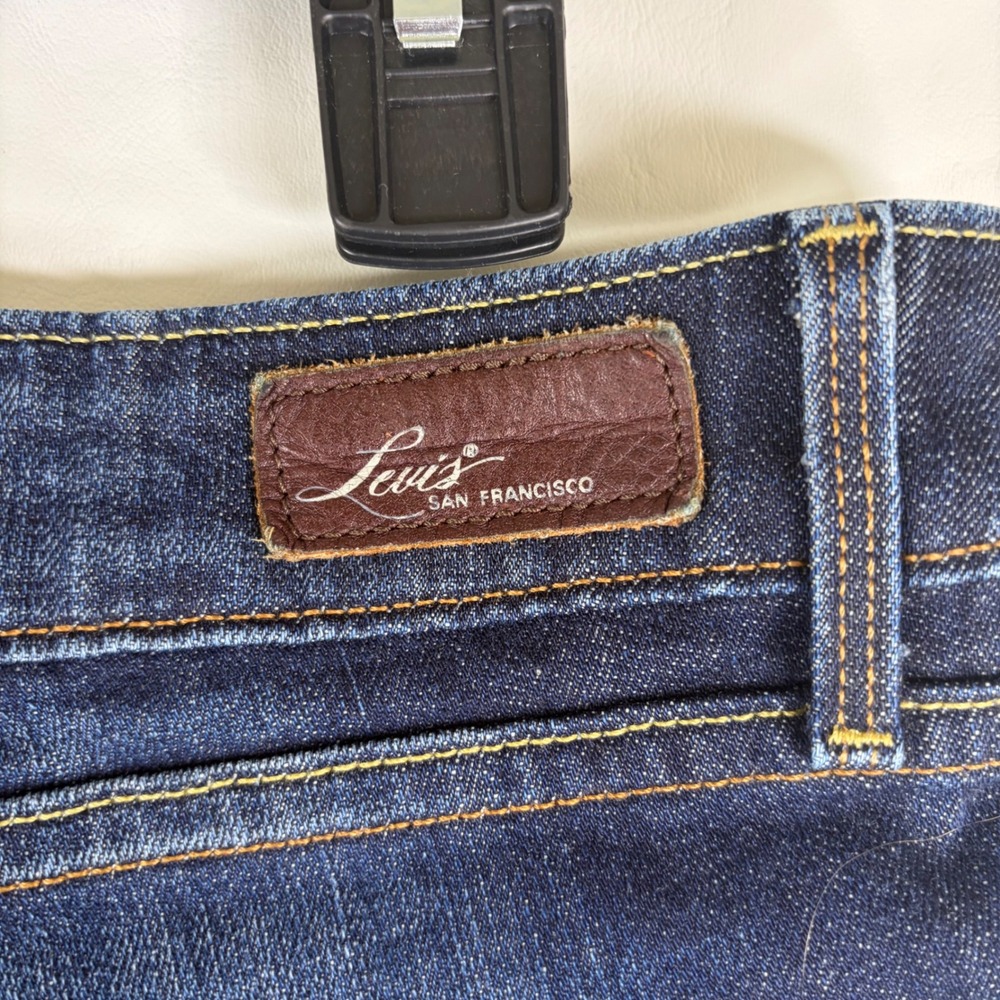 Levis Bold Curve Skinny Straight Jeans Womens 31x32 Dark Wash Distressed Denim - Picture 8 of 15